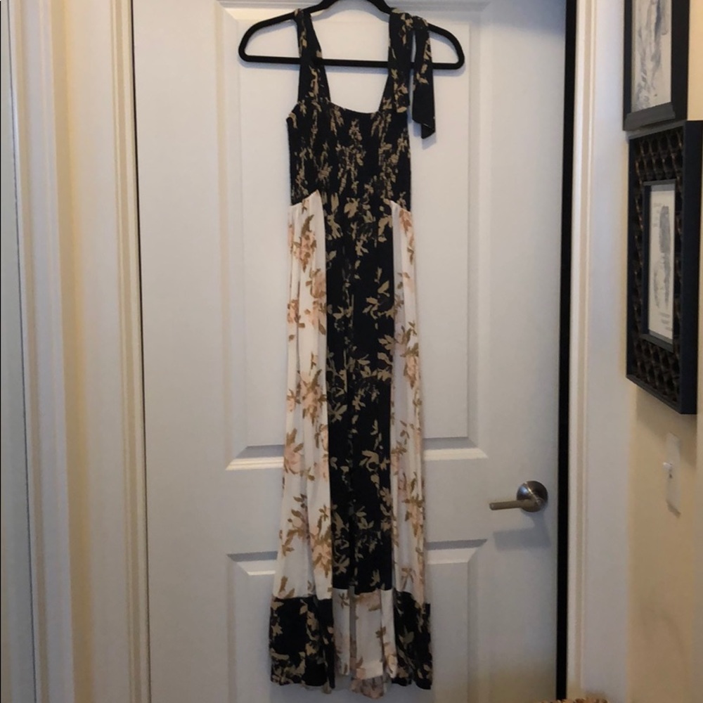 Super cute Ganni Maxi dress